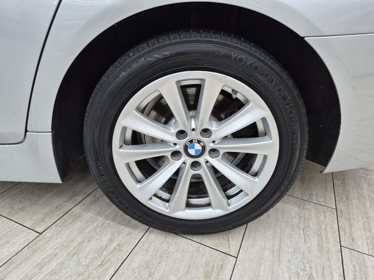 BMW 5-Series 528i 2016