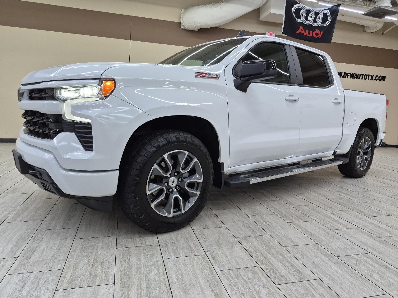 Chevrolet Silverado 1500 RST Crew Cab 4WD 2023