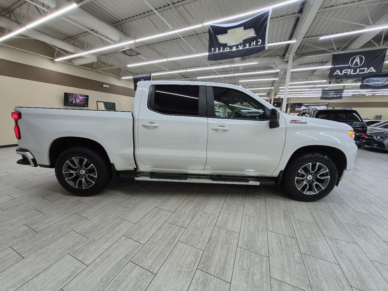 Chevrolet Silverado 1500 RST Crew Cab 4WD 2023