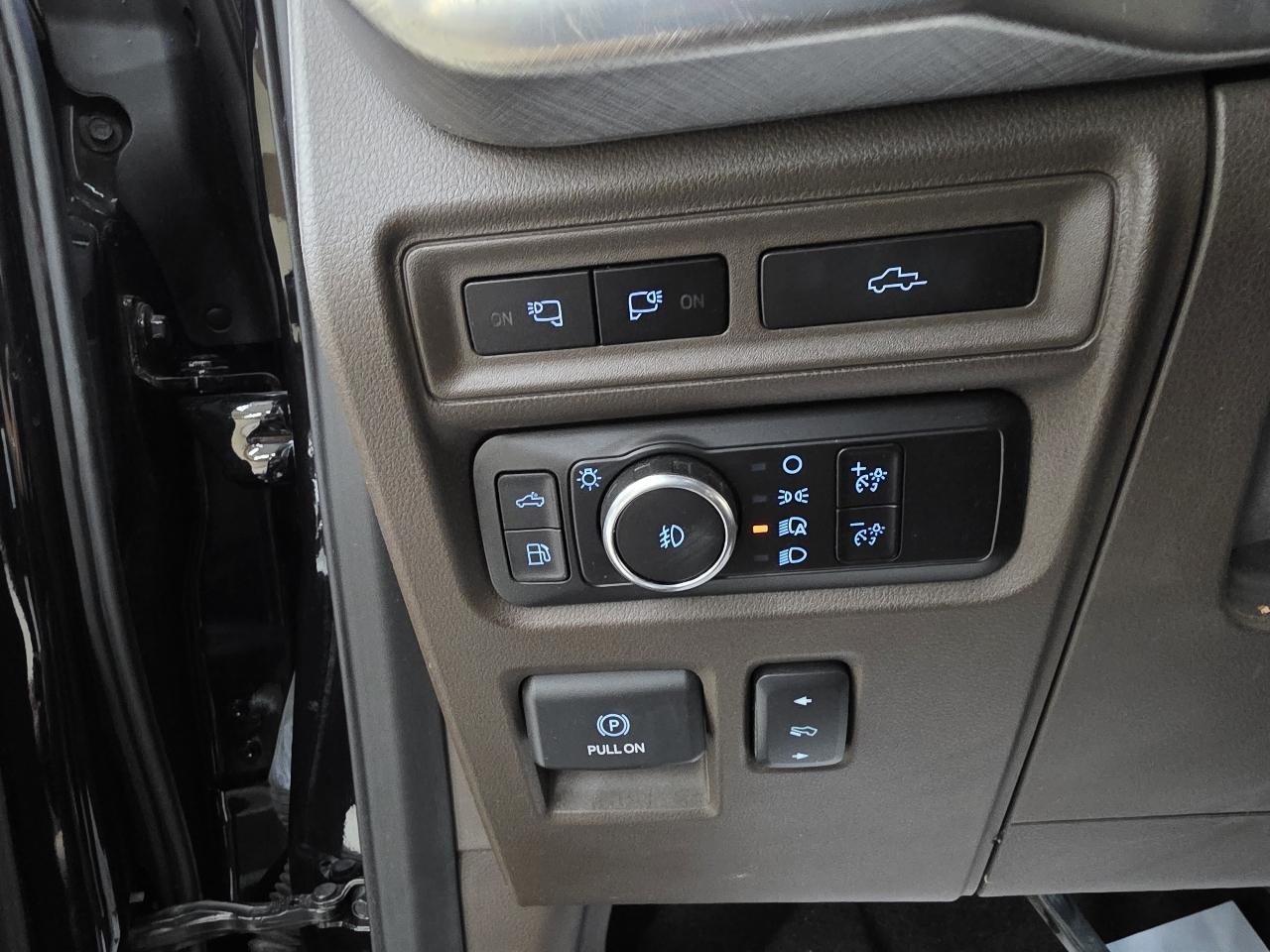 Ford F-150 Lariat SuperCrew 5.5-ft. Bed 4WD 2023