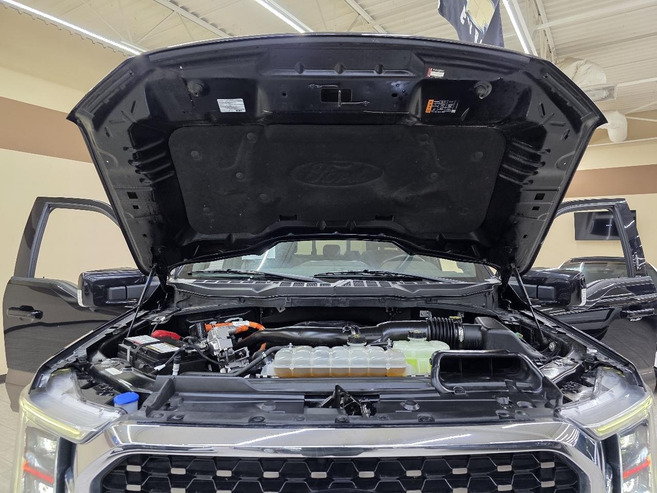 Ford F-150 Lariat SuperCrew 5.5-ft. Bed 4WD 2023