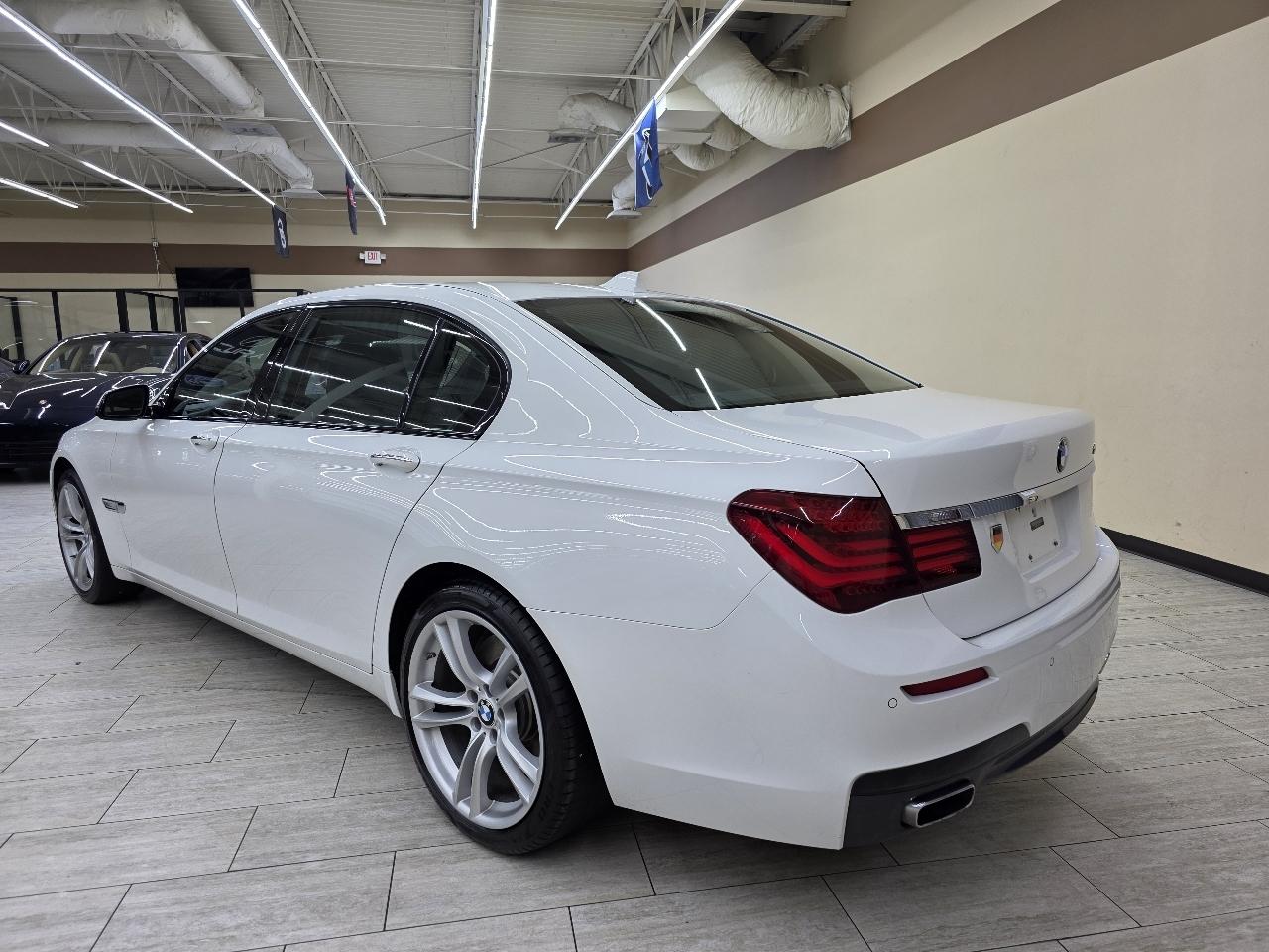 BMW 7-Series 750Li 2014