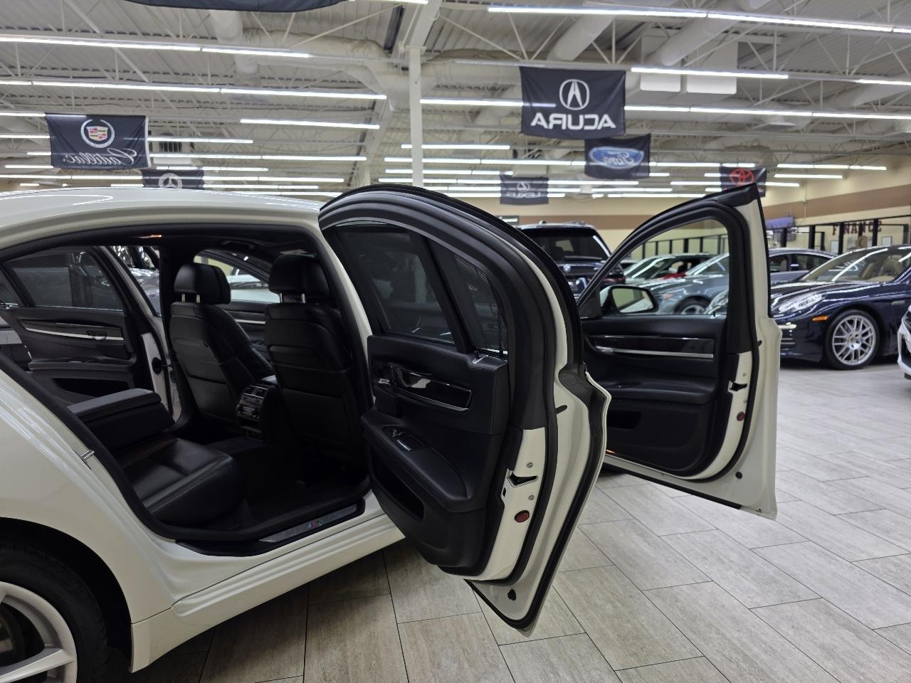 BMW 7-Series 750Li 2014