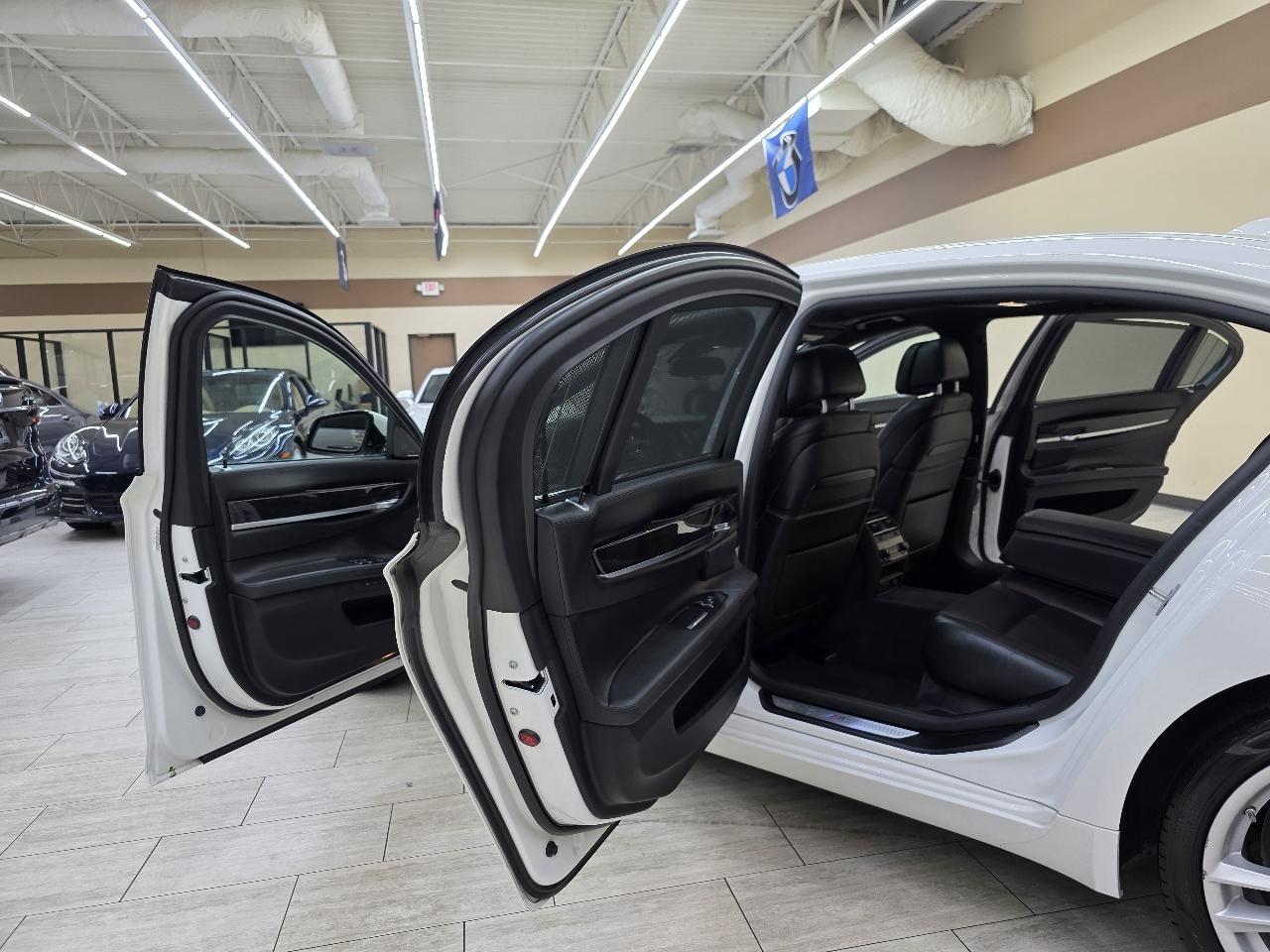 BMW 7-Series 750Li 2014