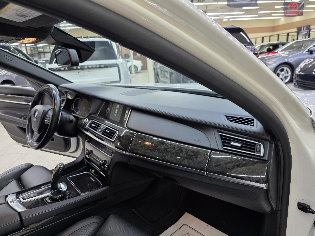 BMW 7-Series 750Li 2014