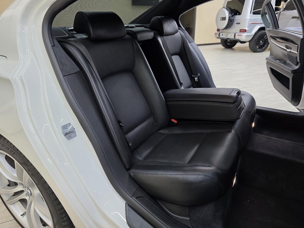 BMW 7-Series 750Li 2014
