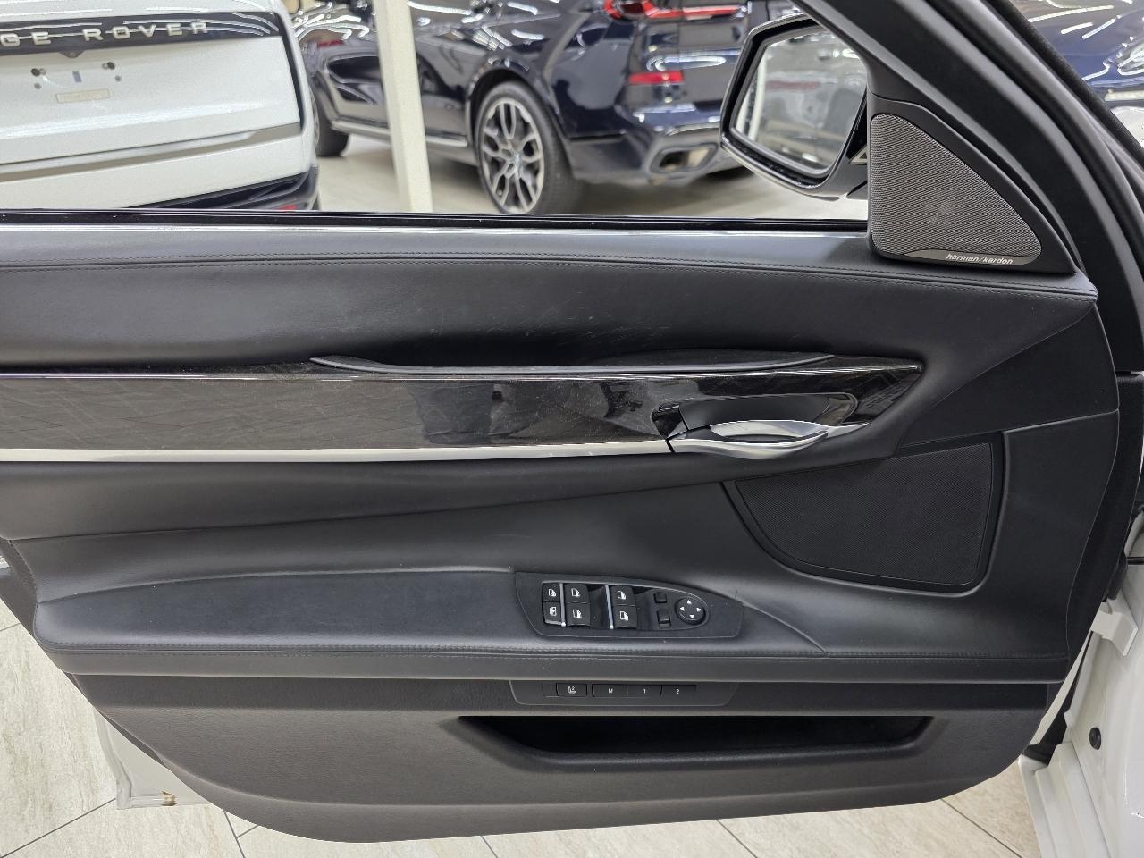 BMW 7-Series 750Li 2014