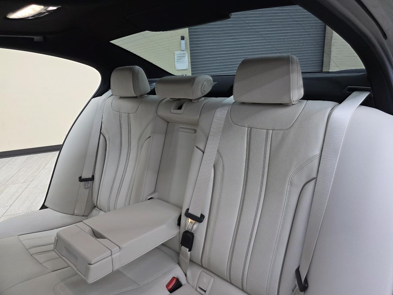 BMW 5-Series 530e iPerformance 2019