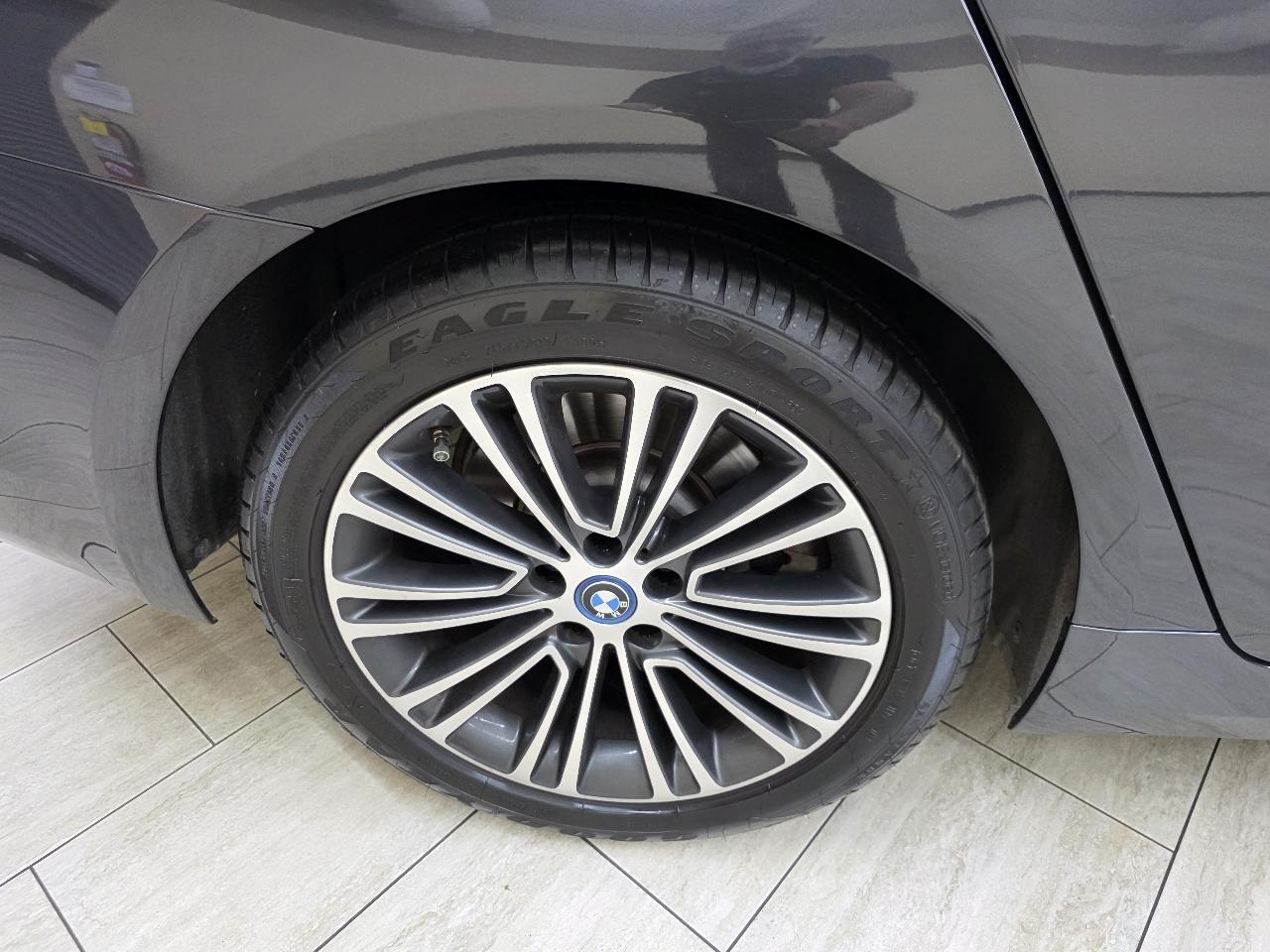 BMW 5-Series 530e iPerformance 2019