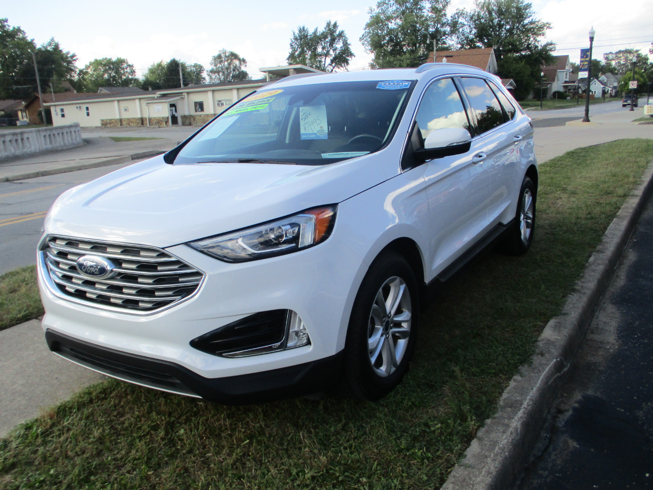 2019 Ford Edge SEL photo 3