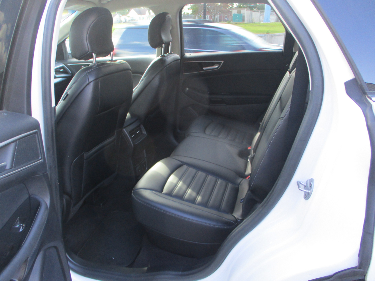 2019 Ford Edge SEL photo 10