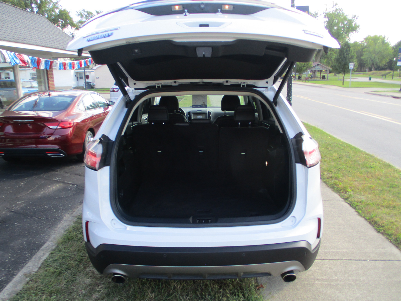 2019 Ford Edge SEL photo 11