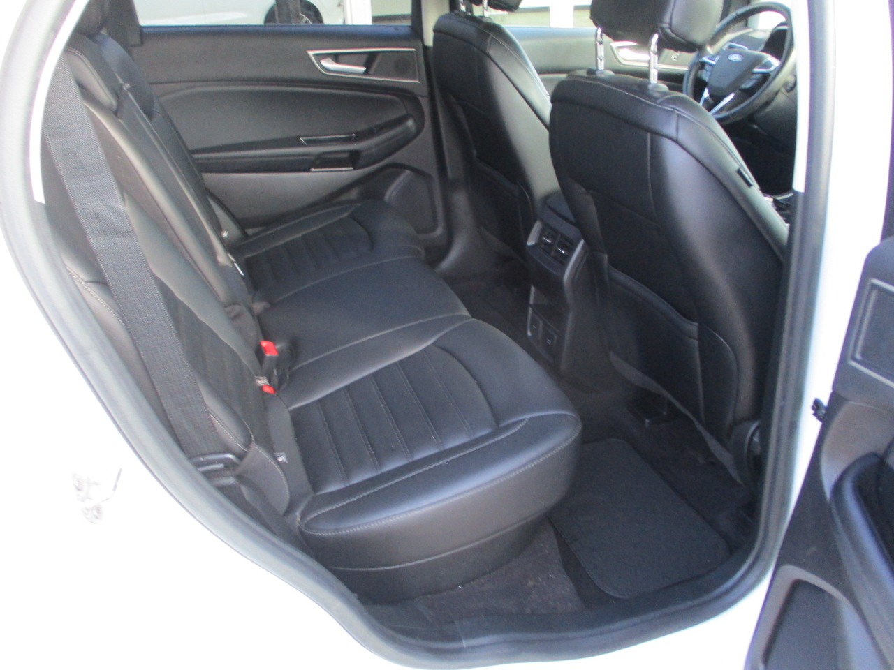 2019 Ford Edge SEL photo 12