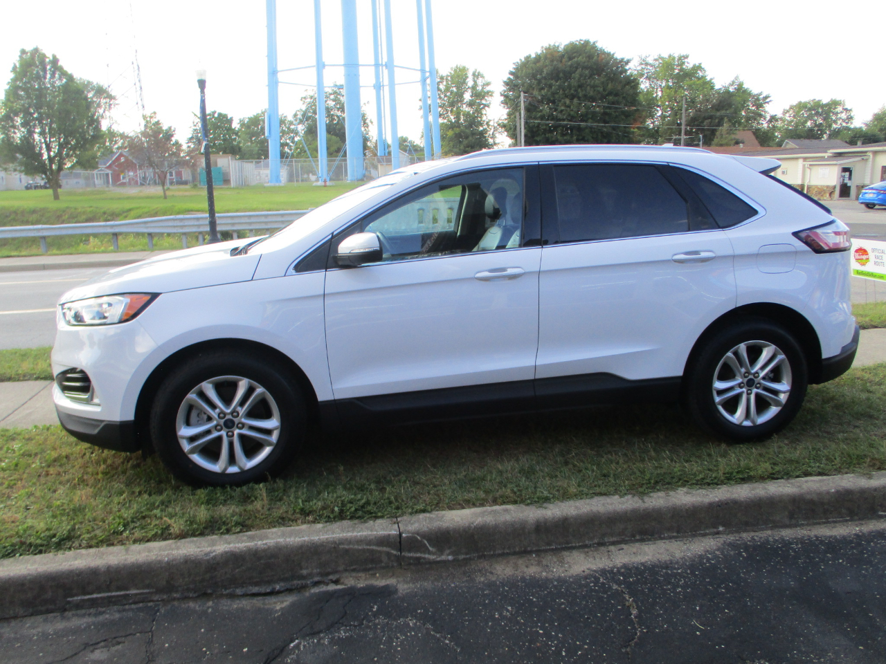 2019 Ford Edge SEL photo 25