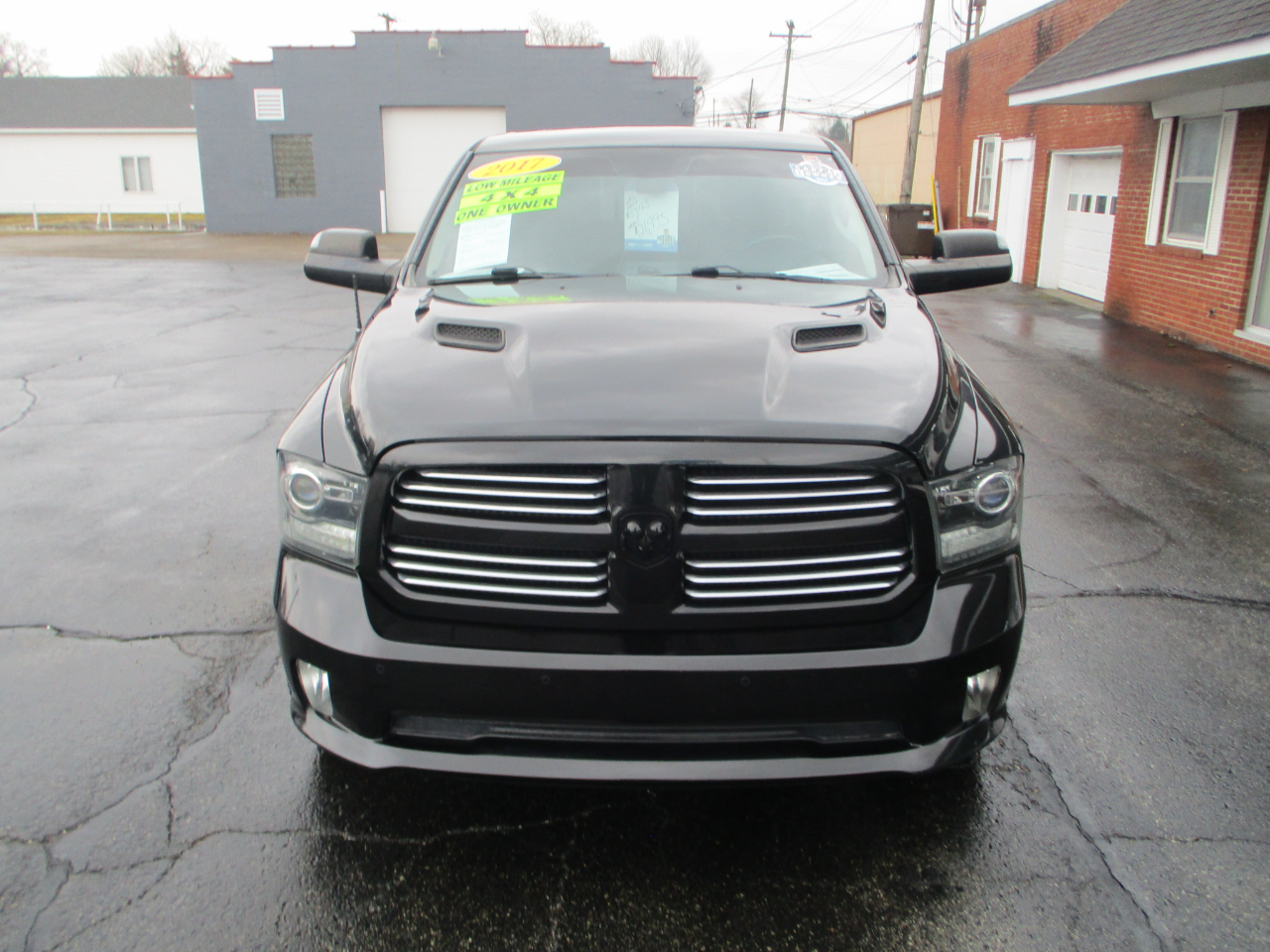 RAM 1500 Sport Crew Cab SWB 4WD 2017