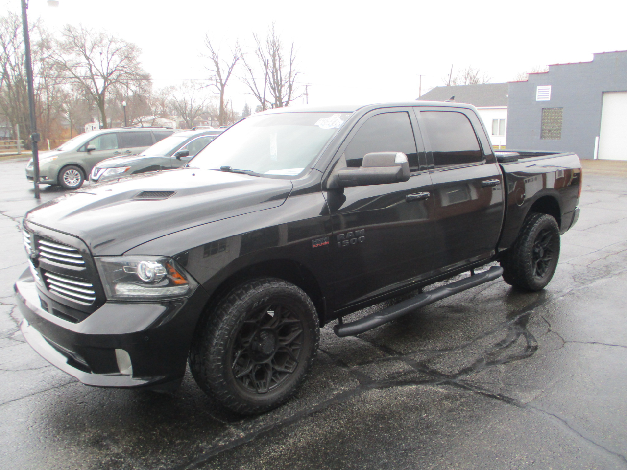 RAM 1500 Sport Crew Cab SWB 4WD 2017