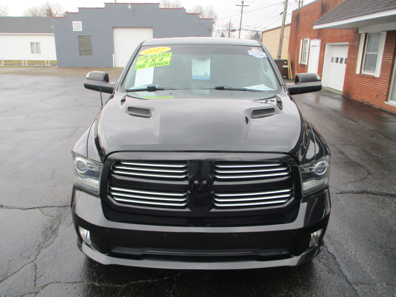RAM 1500 Sport Crew Cab SWB 4WD 2017