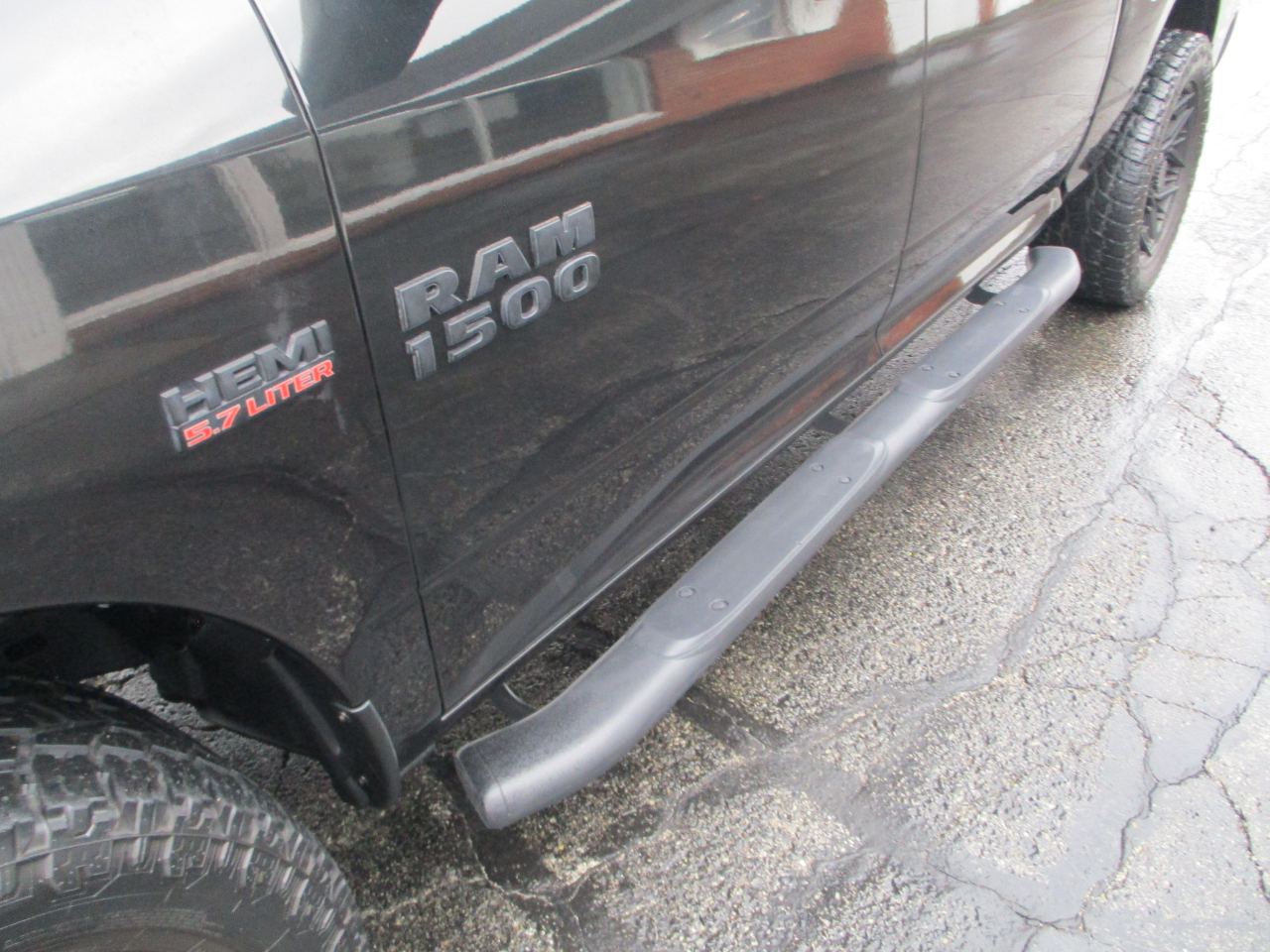 RAM 1500 Sport Crew Cab SWB 4WD 2017