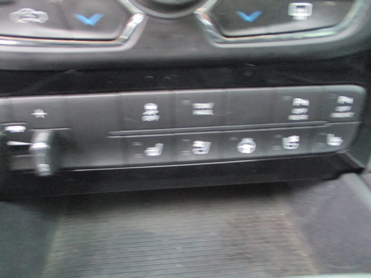 RAM 1500 Sport Crew Cab SWB 4WD 2017