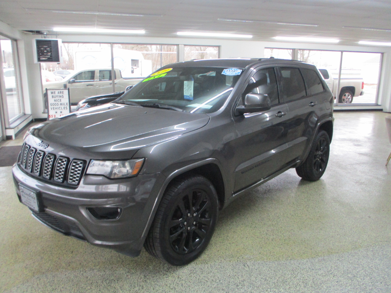Jeep Grand Cherokee Altitude 4D SUV 4WD 2019