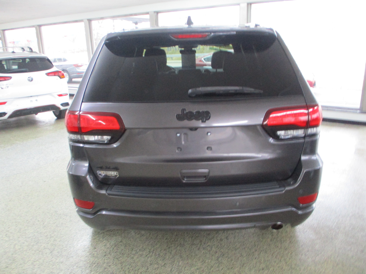 Jeep Grand Cherokee Altitude 4D SUV 4WD 2019