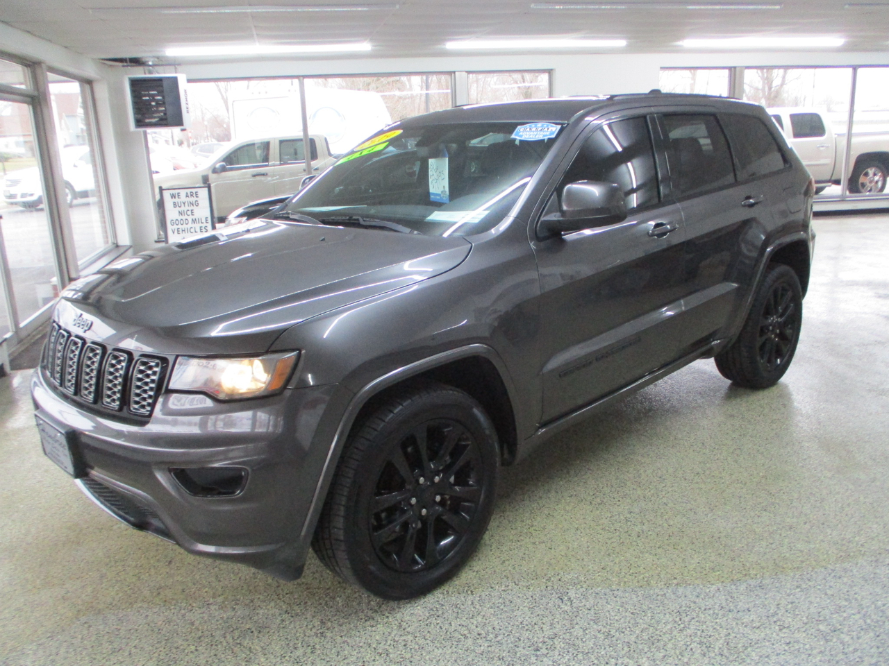 Jeep Grand Cherokee Altitude 4D SUV 4WD 2019