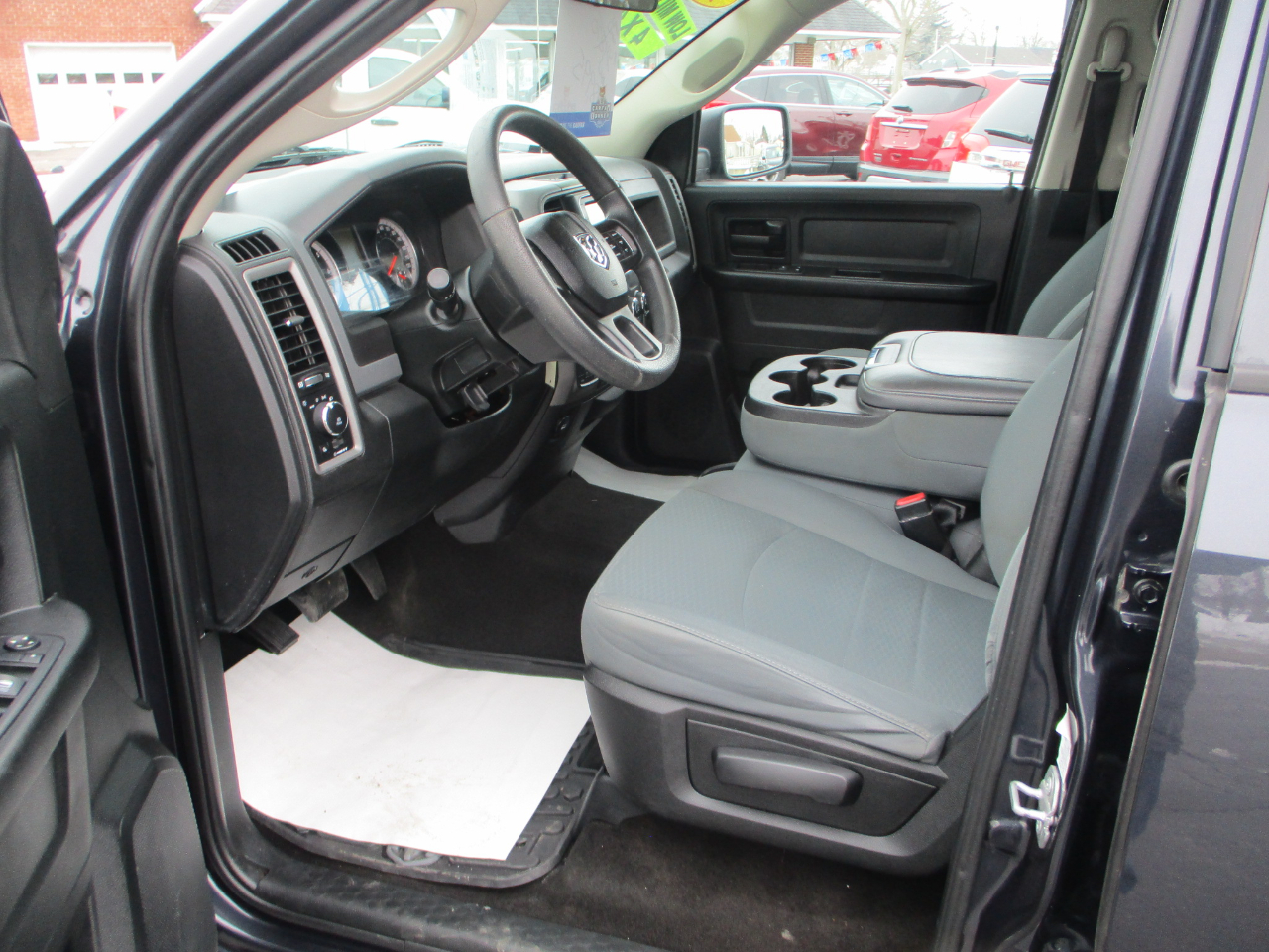 RAM 1500 Tradesman Crew Cab SWB 4WD 2018