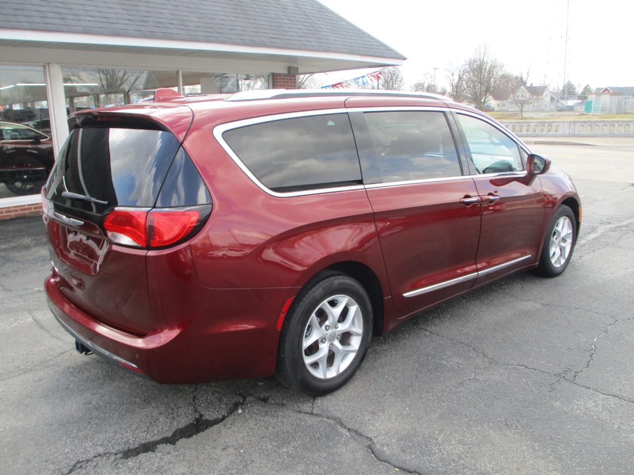 Chrysler Pacifica Touring-L Plus 2017