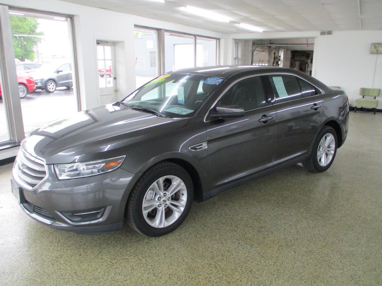 Ford Taurus SEL FWD 2019