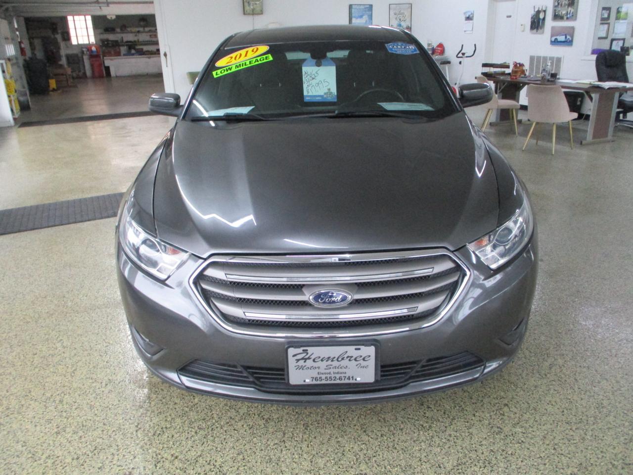 Ford Taurus SEL FWD 2019