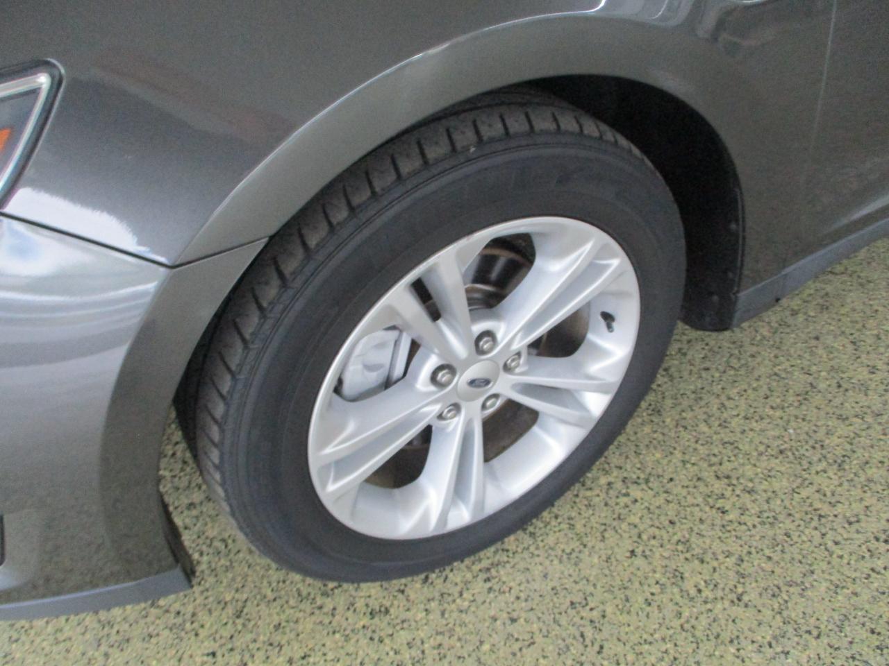 Ford Taurus SEL FWD 2019