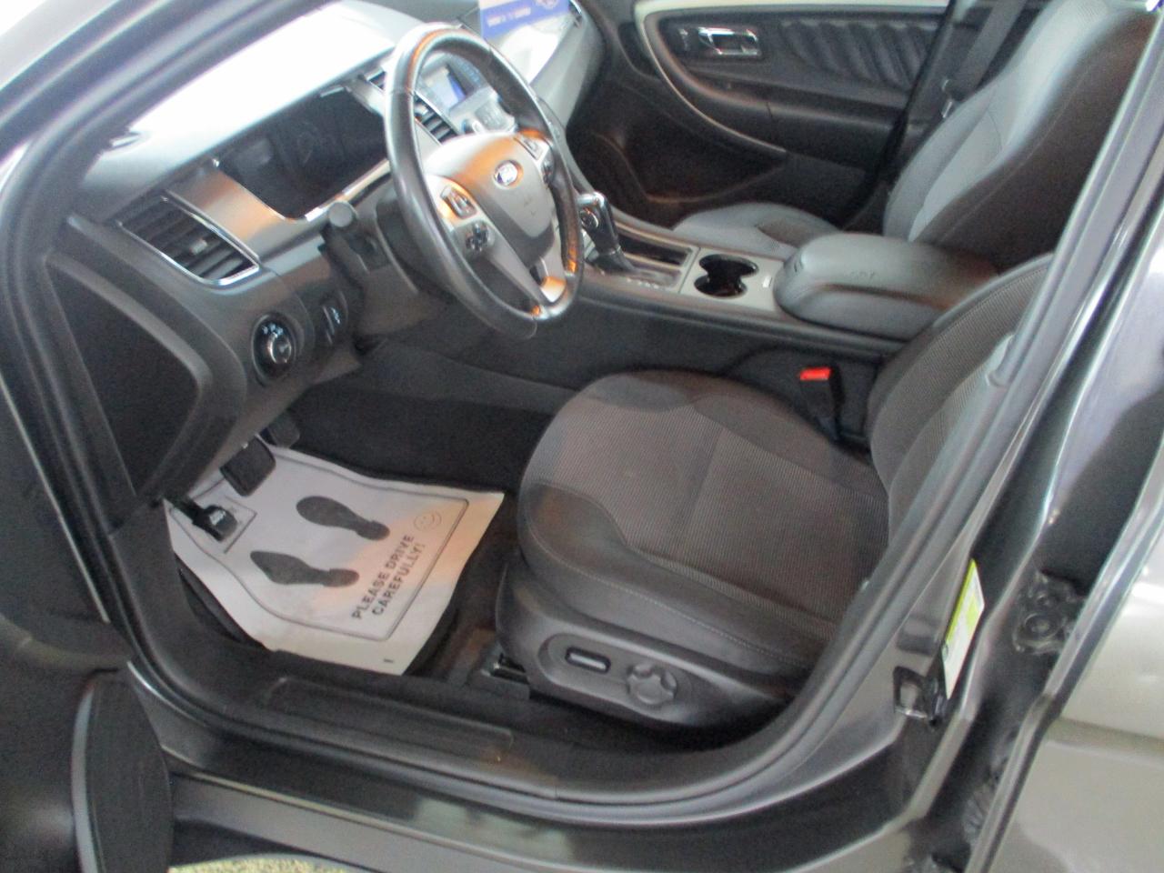 Ford Taurus SEL FWD 2019