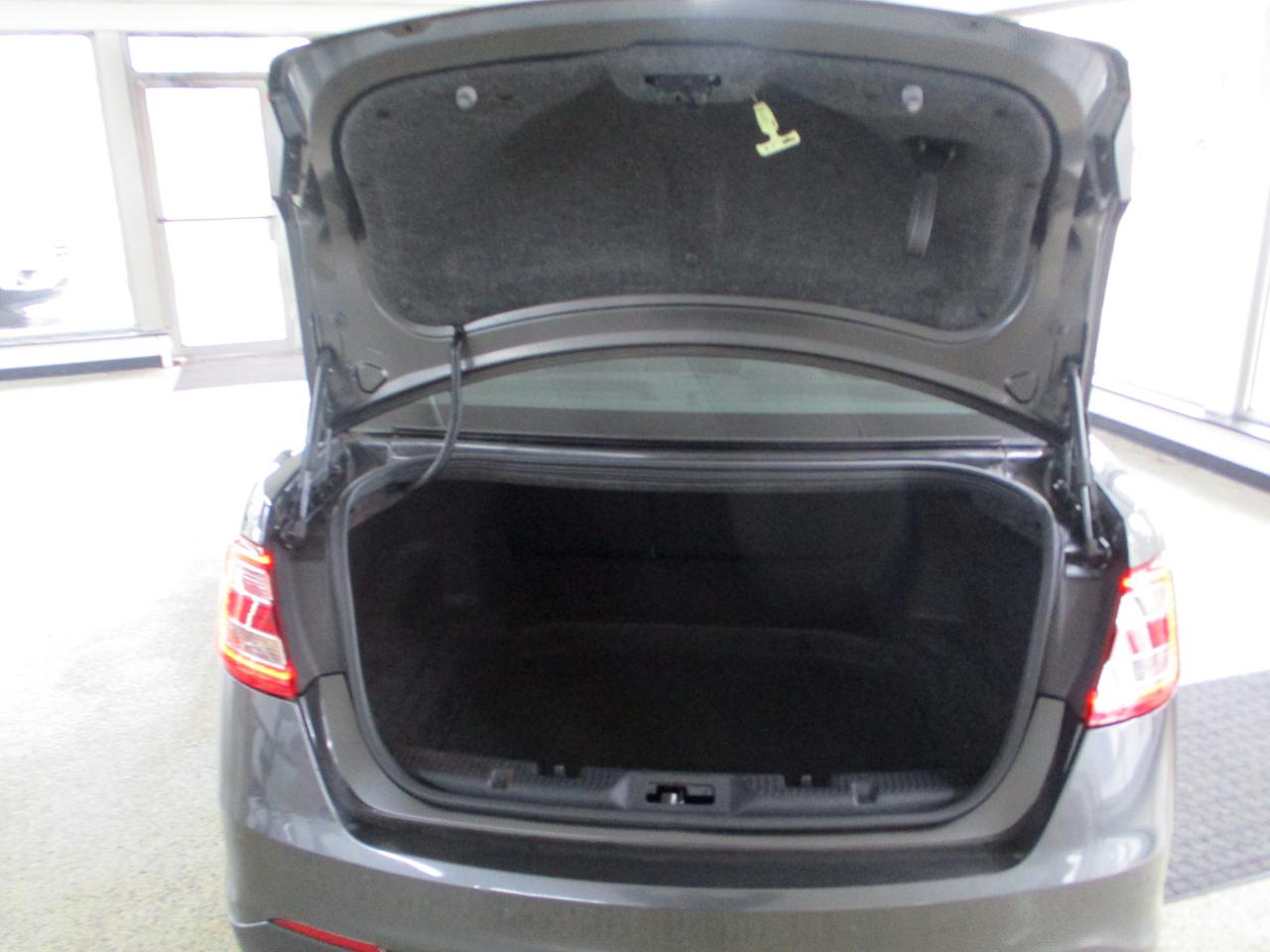 Ford Taurus SEL FWD 2019