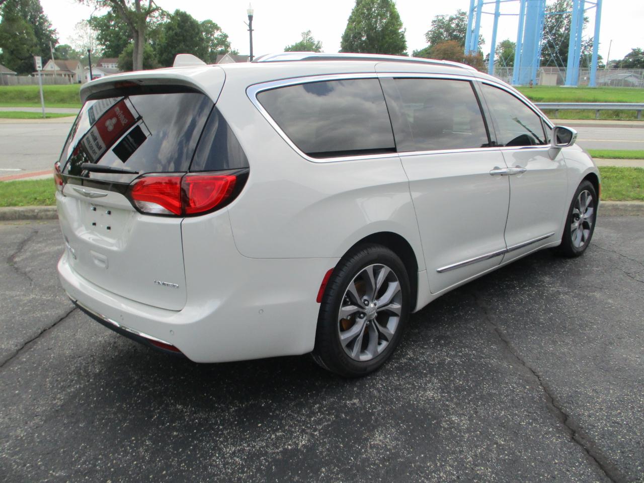 Chrysler Pacifica Limited 2020