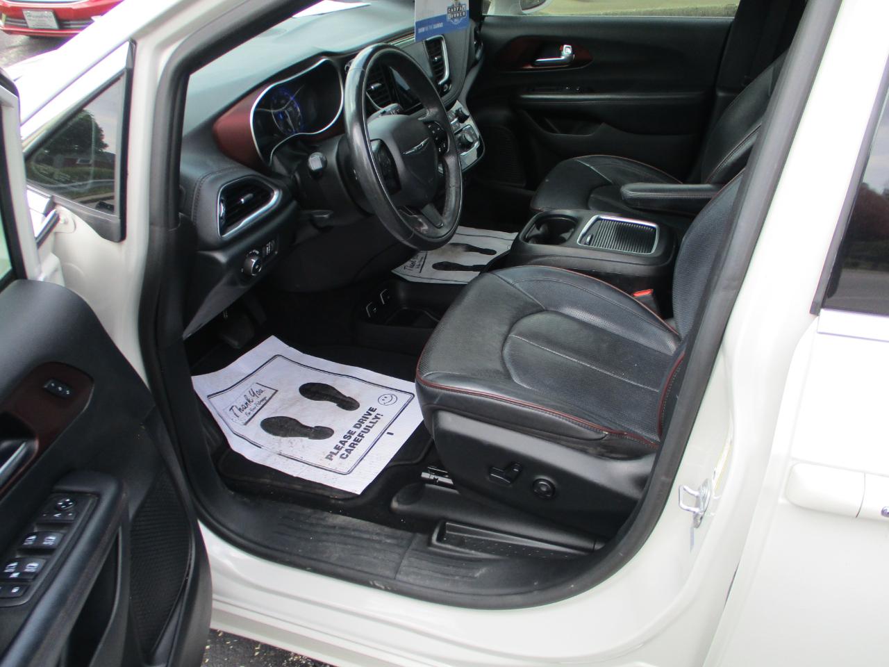 Chrysler Pacifica Limited 2020
