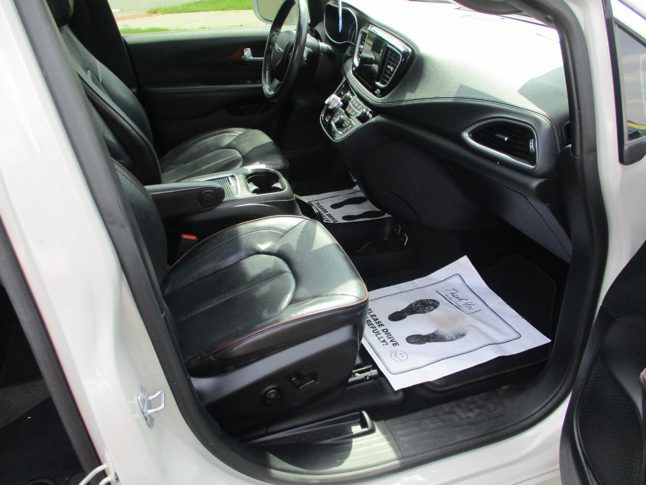Chrysler Pacifica Limited 2020