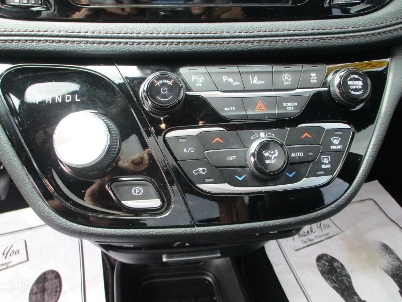 Chrysler Pacifica Limited 2020