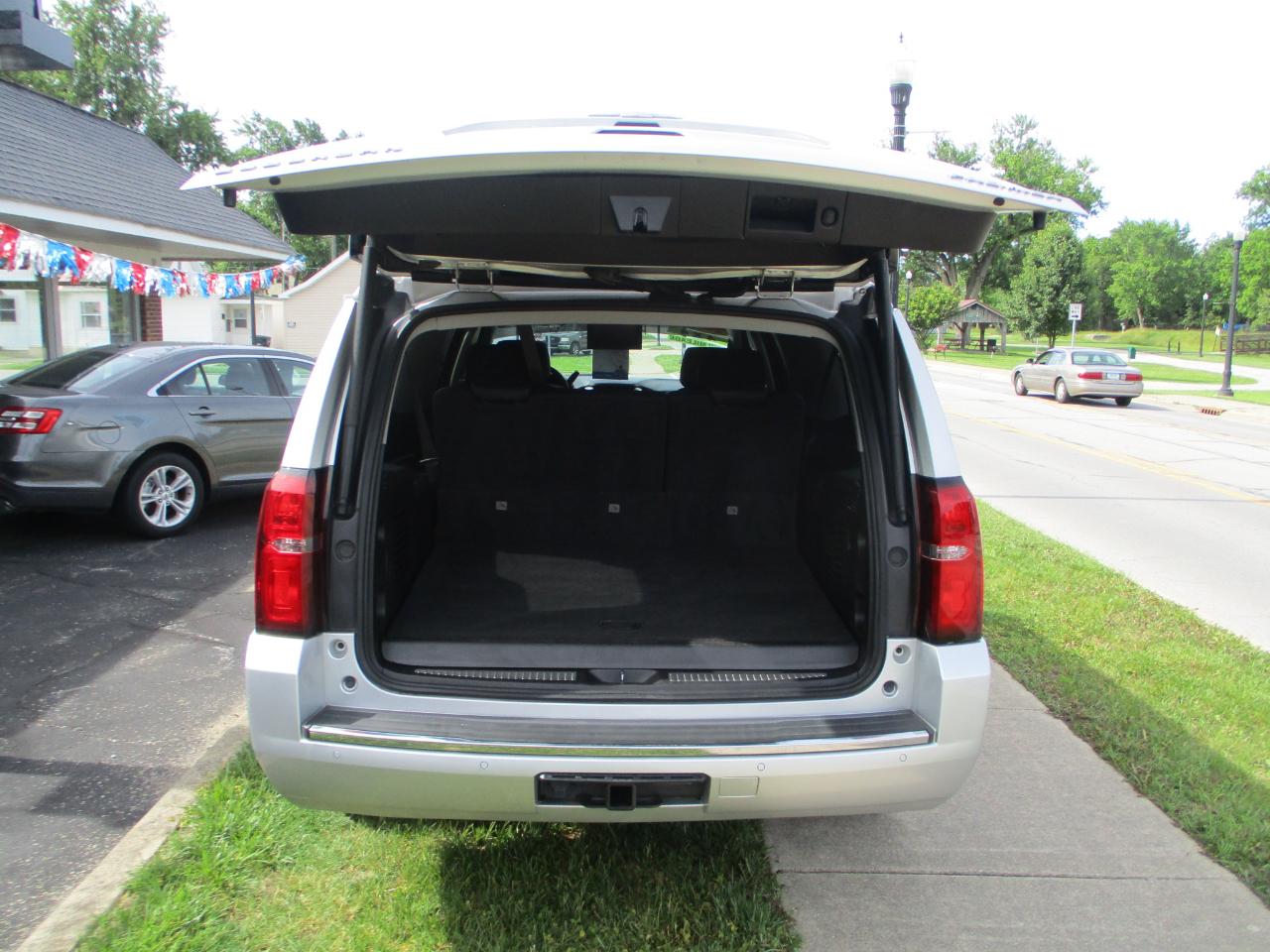 Chevrolet Suburban Premier 4WD 2019