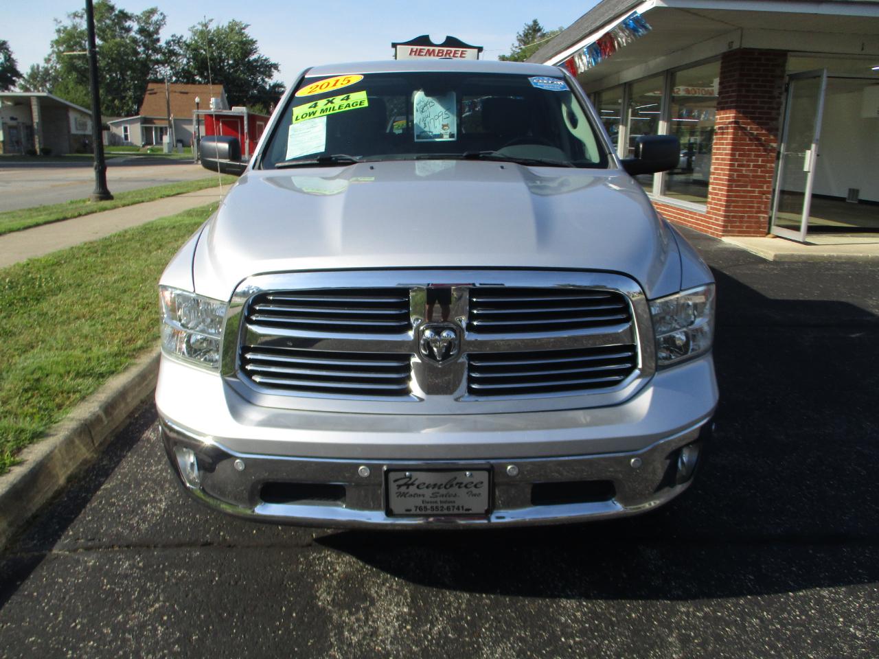 RAM 1500 SLT Crew Cab SWB 4WD 2015