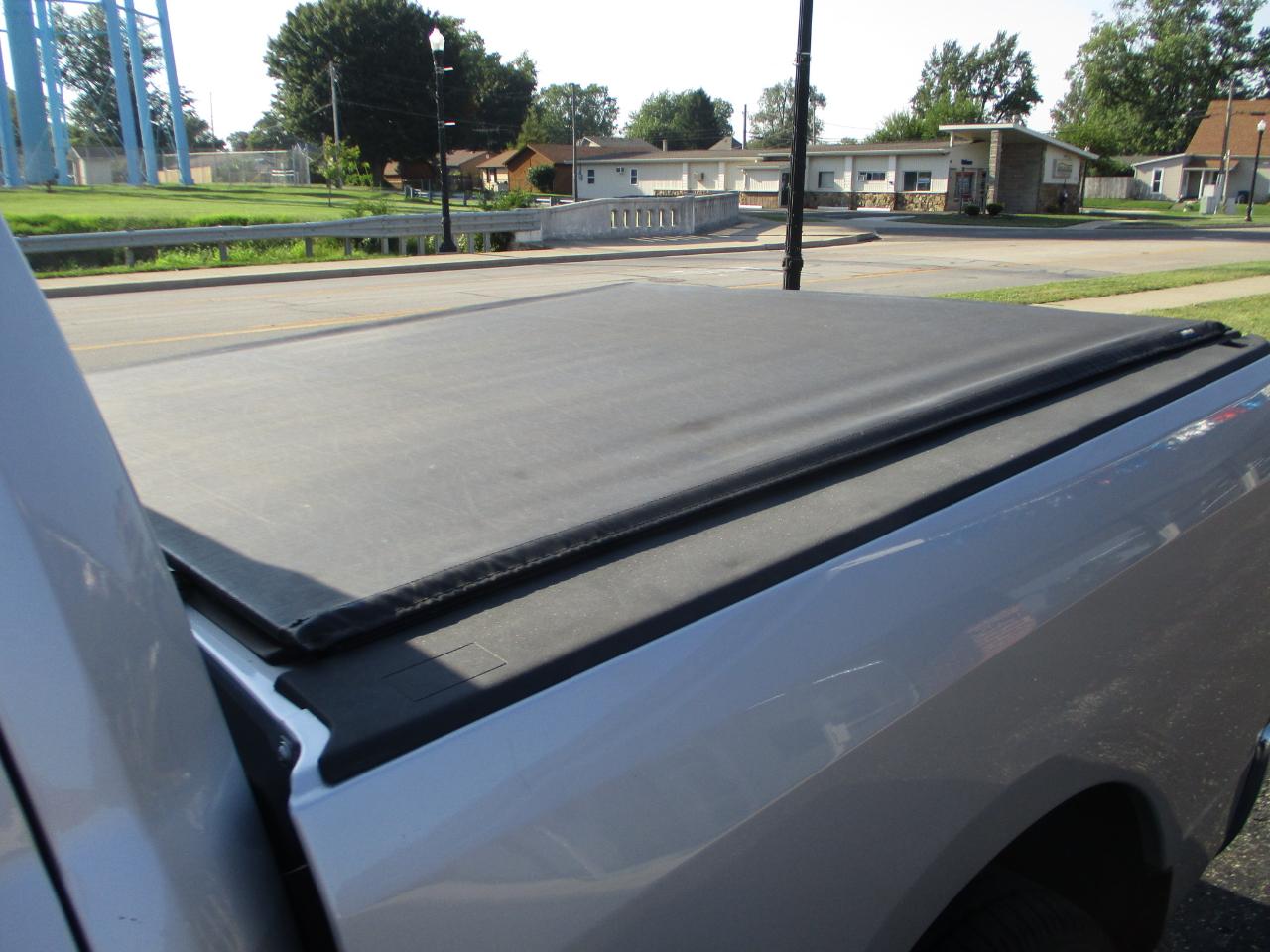 RAM 1500 SLT Crew Cab SWB 4WD 2015