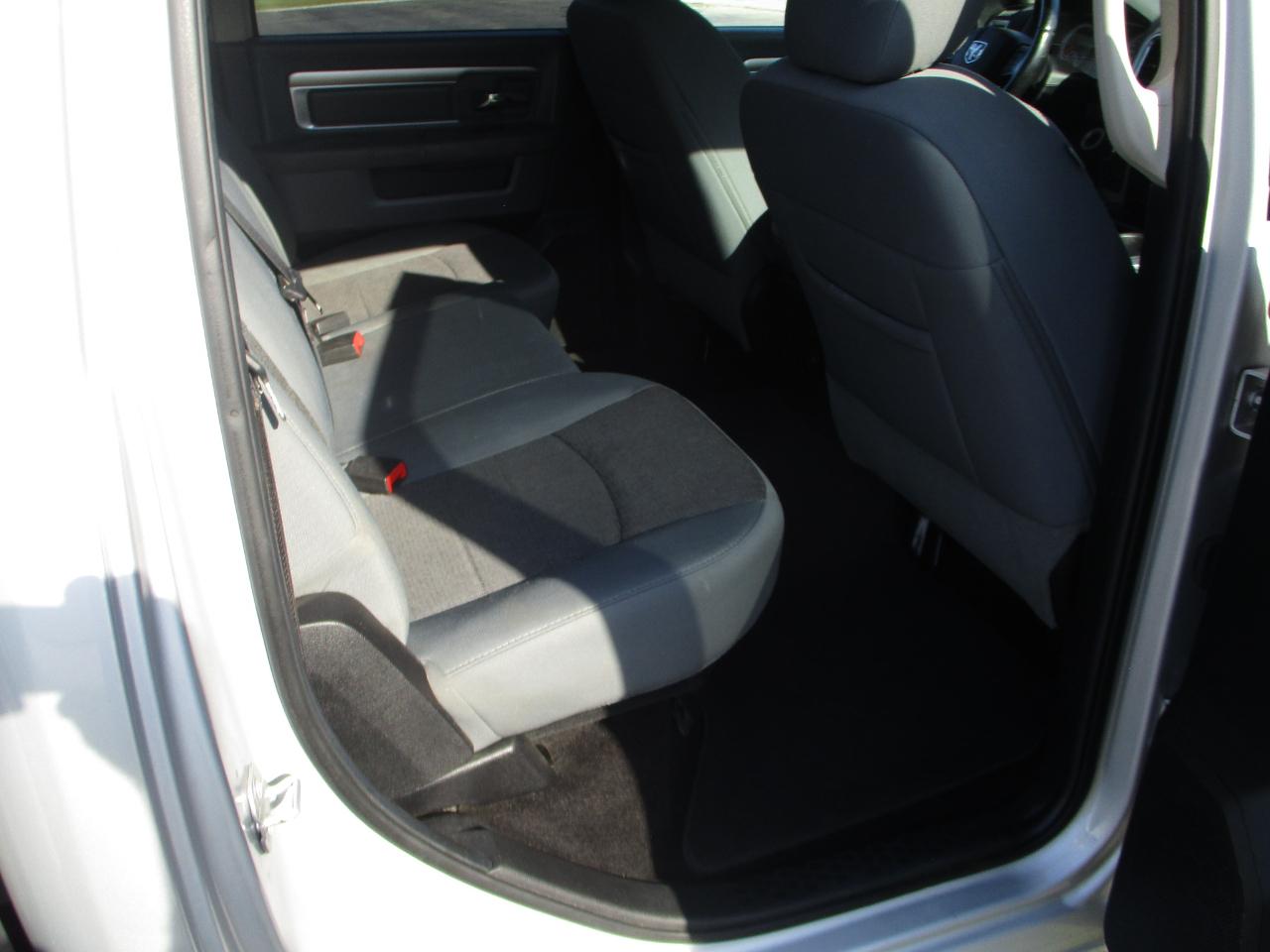 RAM 1500 SLT Crew Cab SWB 4WD 2015