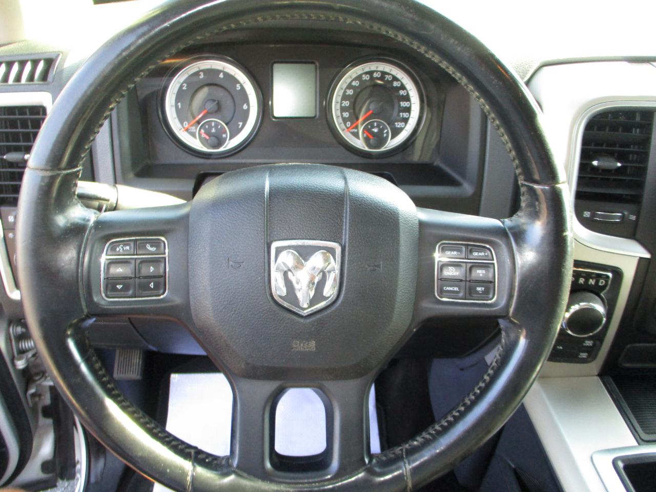 RAM 1500 SLT Crew Cab SWB 4WD 2015