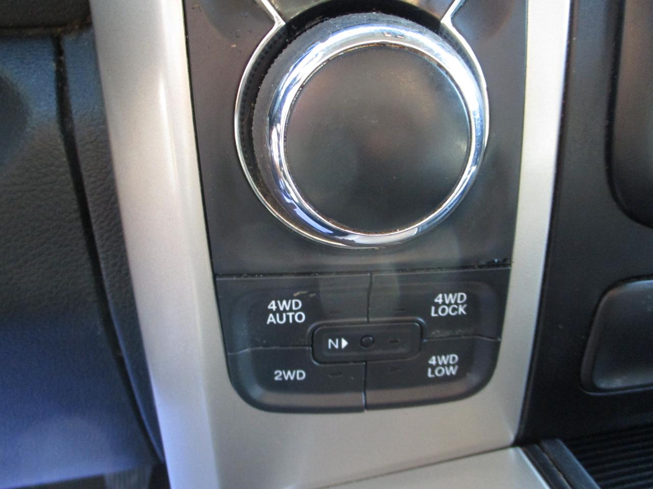 RAM 1500 SLT Crew Cab SWB 4WD 2015