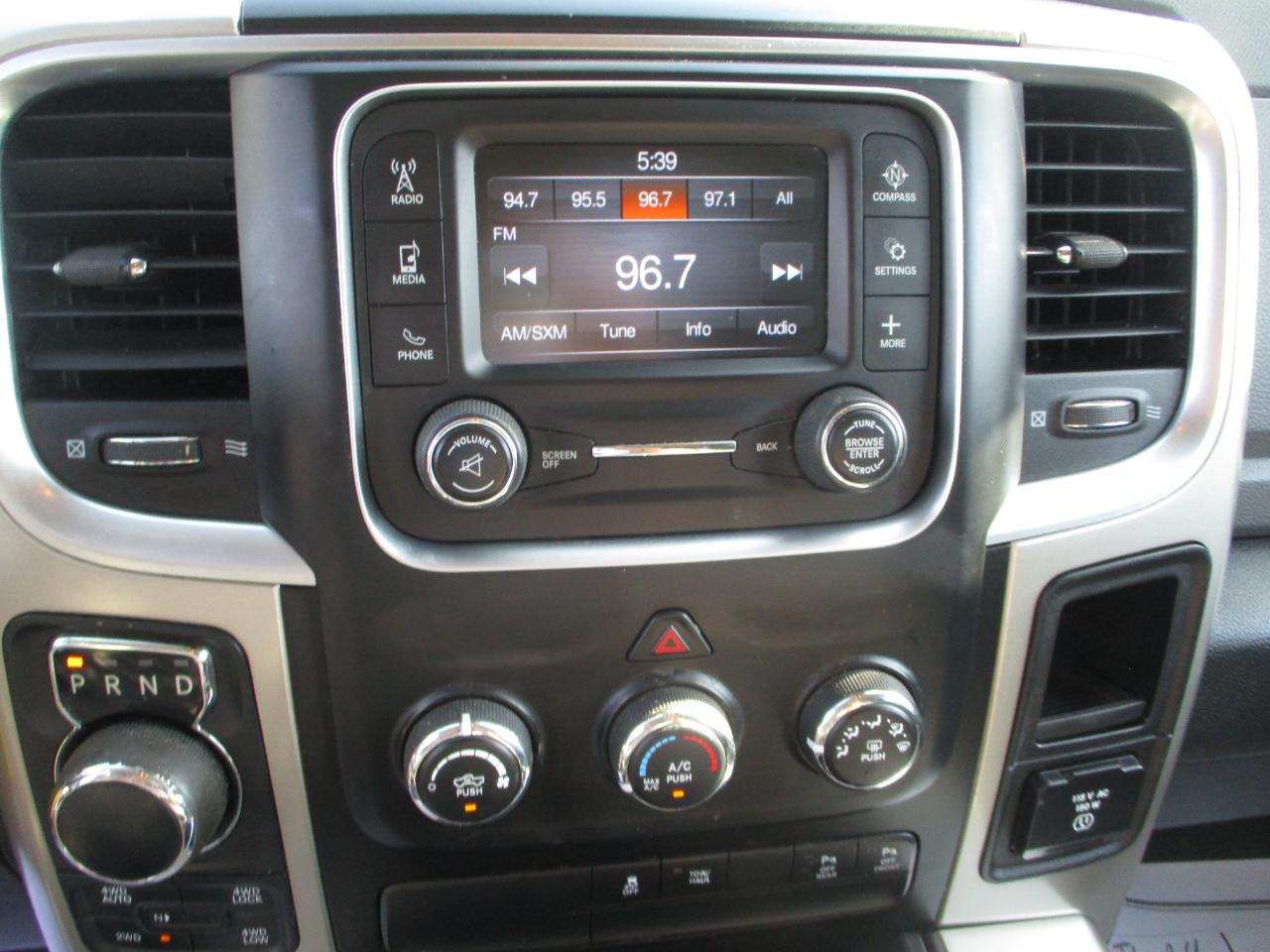 RAM 1500 SLT Crew Cab SWB 4WD 2015