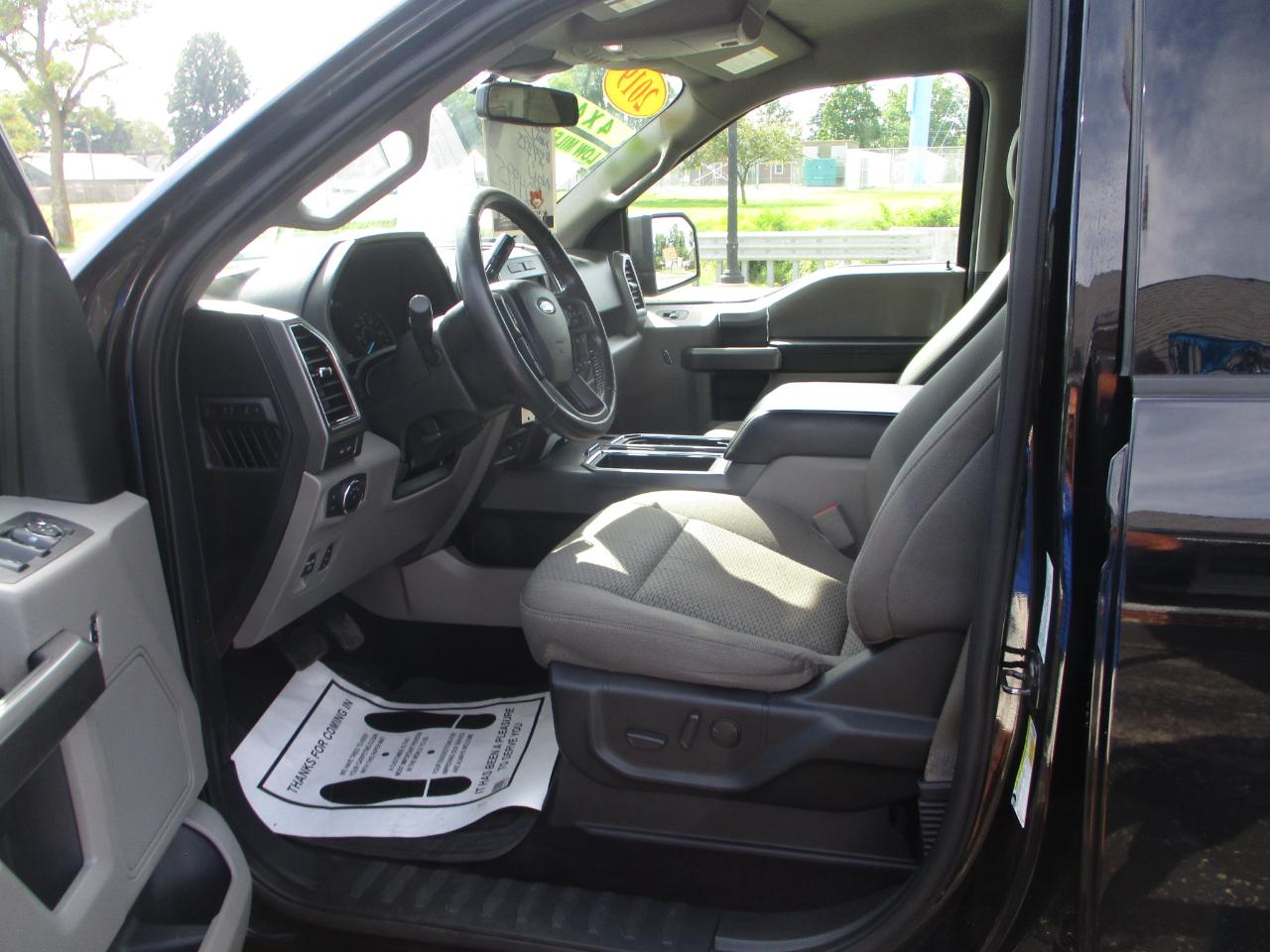Ford F-150 SuperCrew 150" XLT 4WD 2019