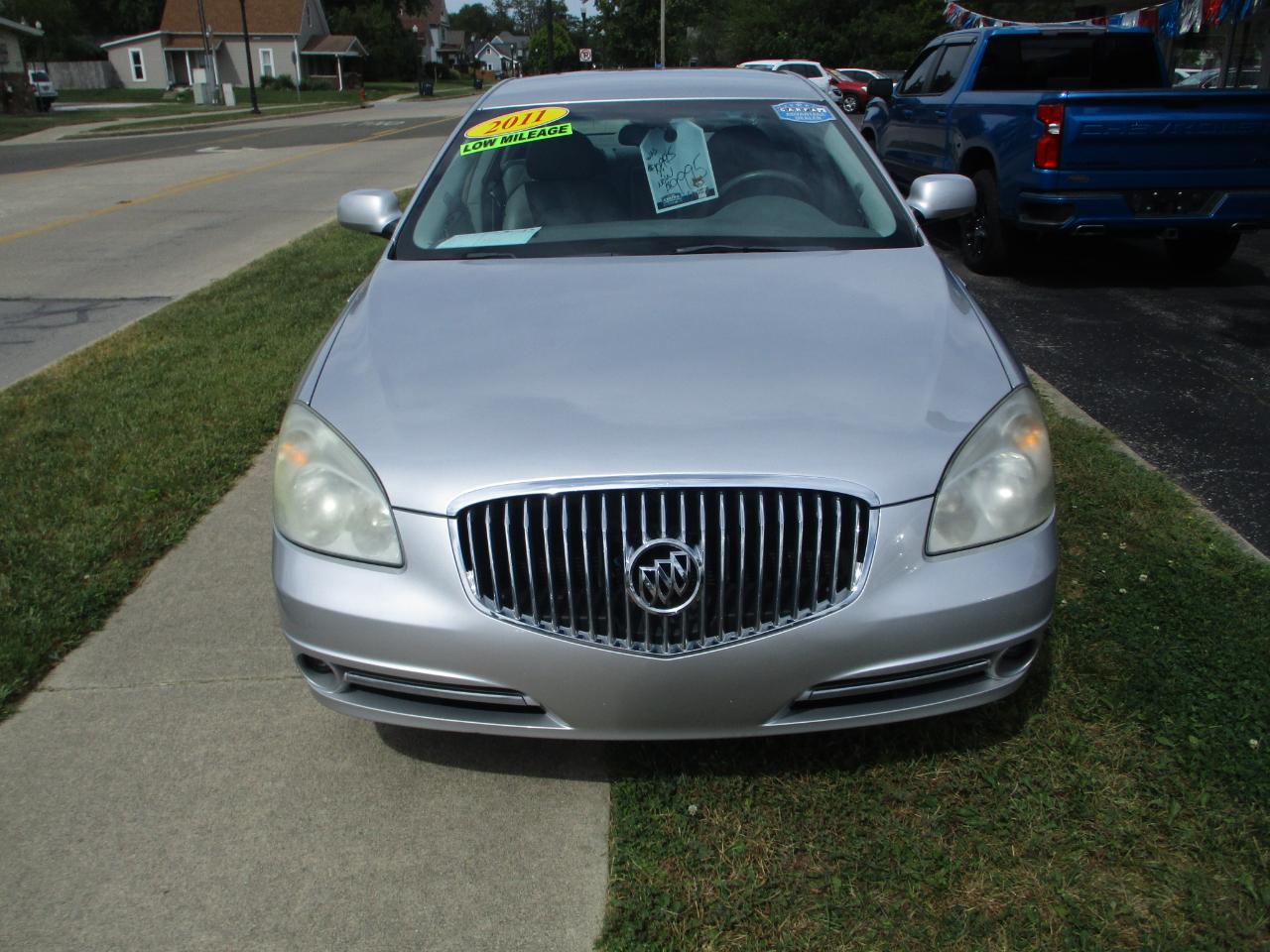 Buick Lucerne CXL 2011