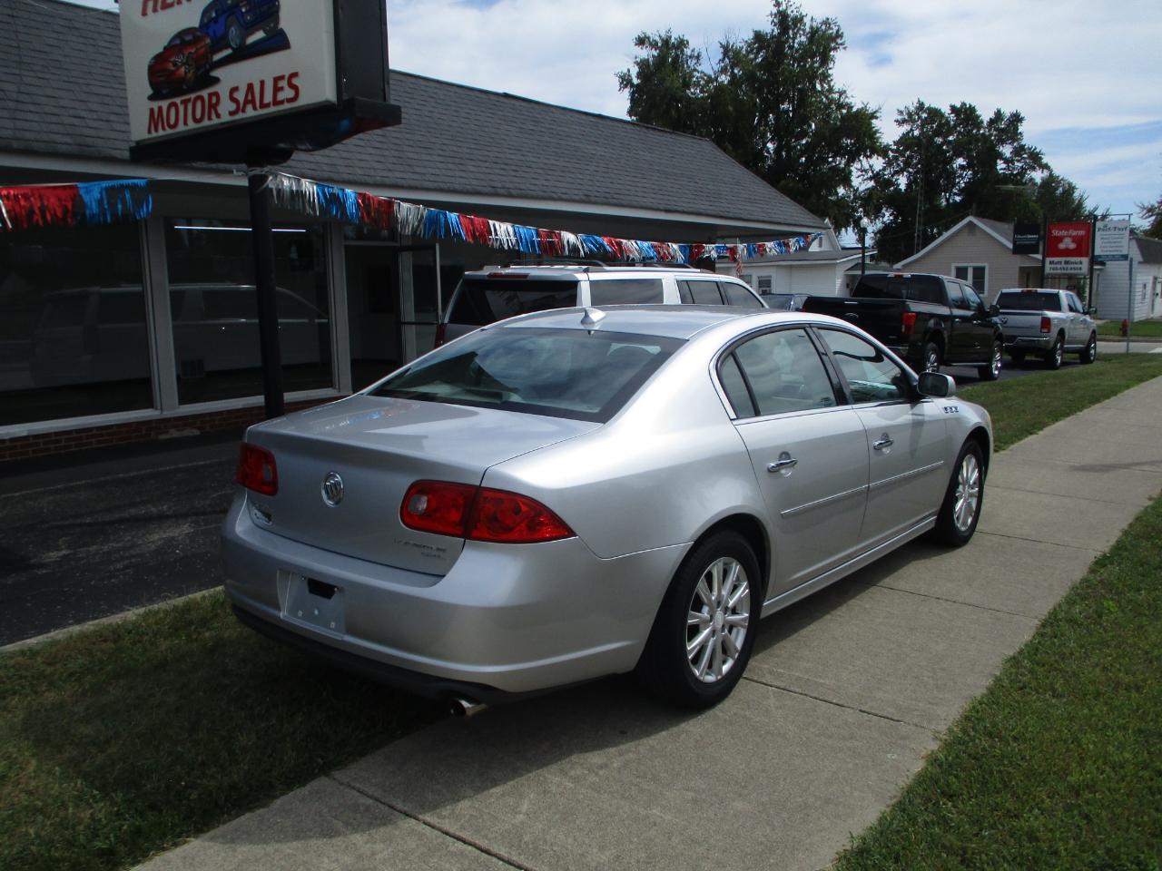 Buick Lucerne CXL 2011