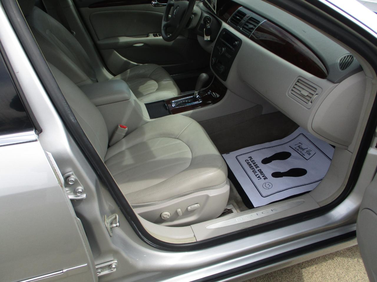 Buick Lucerne CXL 2011