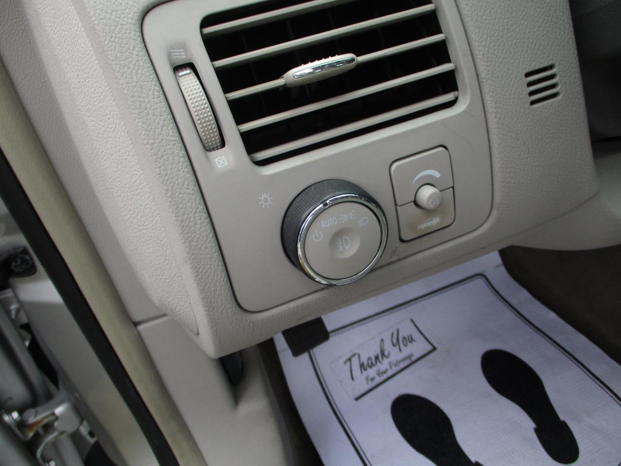Buick Lucerne CXL 2011