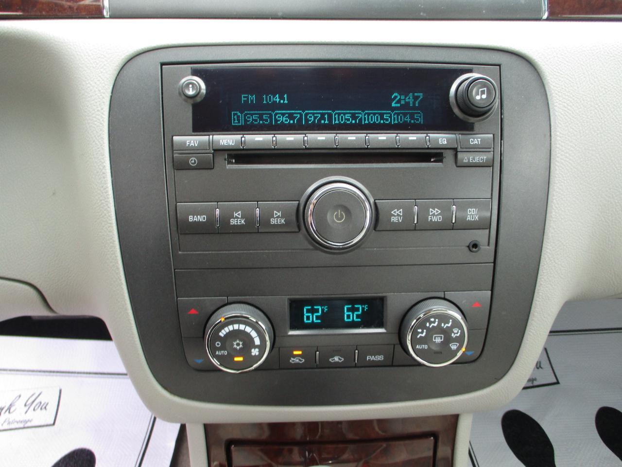 Buick Lucerne CXL 2011